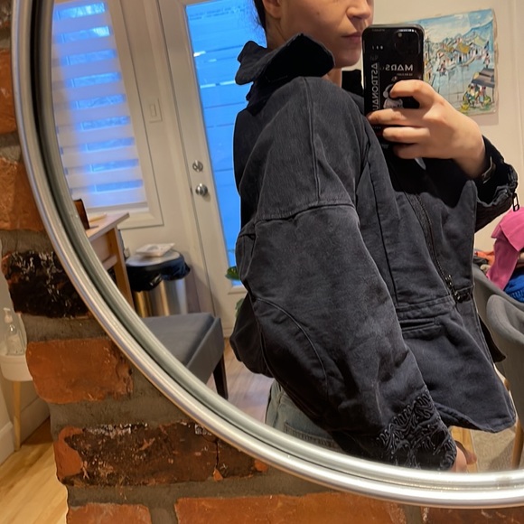 Beautiful fashionable high quality embroidered jacket with design puffy sleeves - Picture 4 of 15